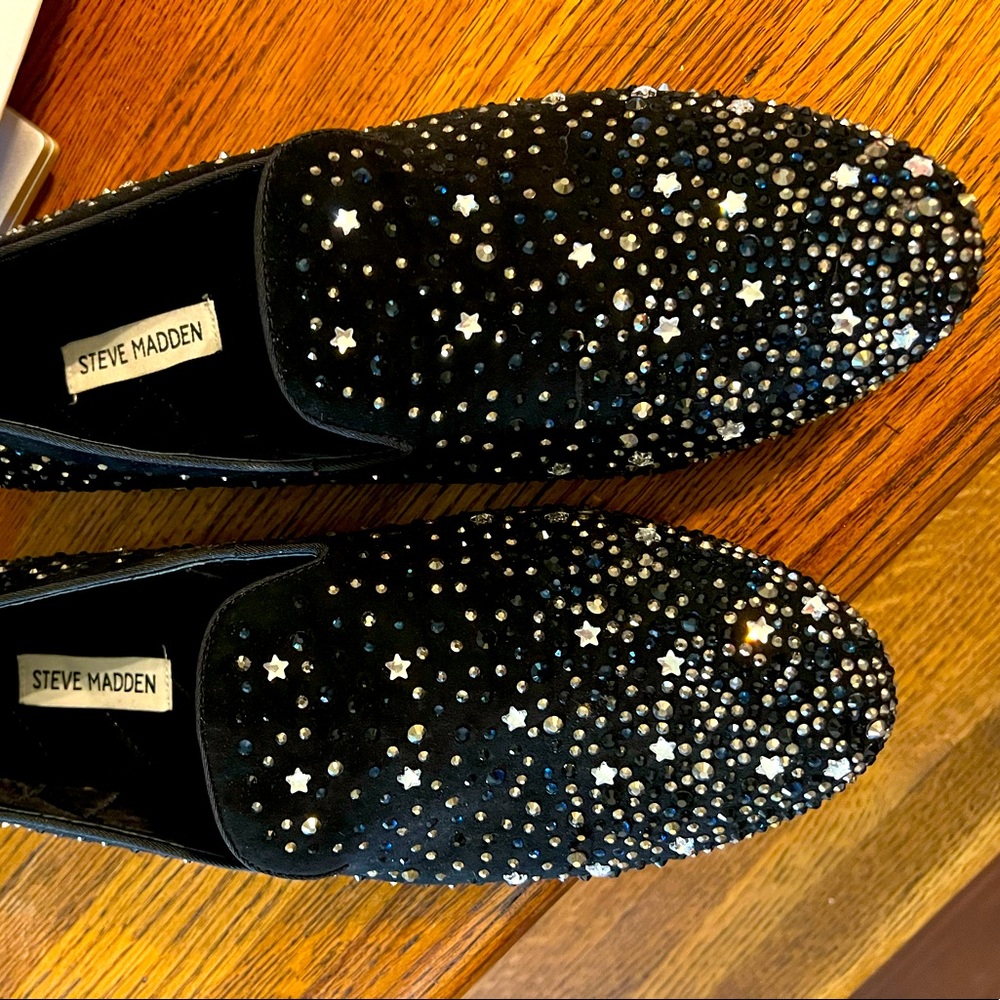 Steve Madden men’s black Starlight loafers.